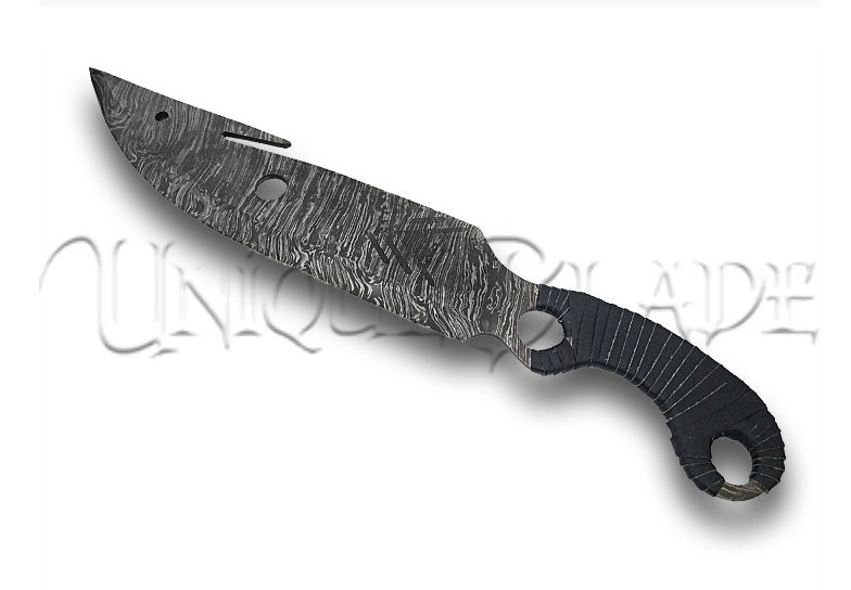 Sumatran Tiger Full Tang Damascus Steel Gut Hook Machete Hunting Knife: Unleash Power and Precision in the Wild with Exquisite Craftsmanship.